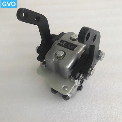 702-16-04250 7021604250 Części koparki Walking Foot Valve Pedal Assembly Do PC120-6 PC200-6 PC210 PC240-8 PC360-6 PC360-7 PC360-8